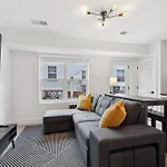 1st Flr Retreat Downtown & Spots Holiday home