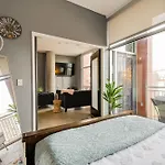 5m217 Longterm Just Across The River From Downtown