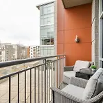 Holiday home 5m217 Longterm Just Across The River From Downtown