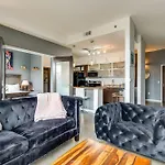 Holiday home 5m217 Longterm Just Across The River From Downtown *