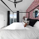 The Camellia & The Bluestem - Two Four Bedroom Homes Holiday home Nashville