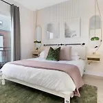 The Camellia & The Bluestem - Two Four Bedroom Homes Holiday home Nashville