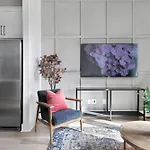 The Camellia & The Bluestem - Two Four Bedroom Homes Holiday home *