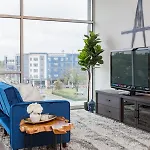 5m412- Sophisticated 1br Holiday home