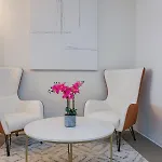 5m412- Sophisticated 1br *