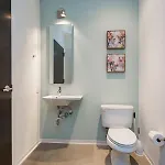 5m412- Sophisticated 1br *
