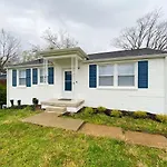 The Playhouse: 4Br Nashville Home With Spa, Basketball & Games