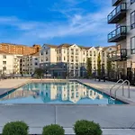 Sleeps 18 3 Modern Midtown Apartments W Gym Pool Walkable To Shops Eats
