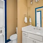 Chic Oasis 2 Miles From Dt - Pool Table - B-dashy *