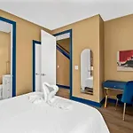 Chic Oasis 2 Miles From Dt - Pool Table - B-dashy Holiday home