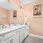 Bloom Haus Dt 2miles - 8 Q Beds - Rooftop - Omg Nashville