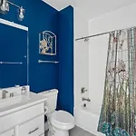 Bloom Haus Dt 2miles - 8 Q Beds - Rooftop - Omg *