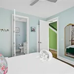 Bloom Haus Dt 2miles - 8 Q Beds - Rooftop - Omg