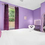 Holiday home Girls' Getaway - Flamingle House - Broadway 2 Miles - Rooftop - Wow