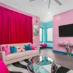 Girls' Getaway - Flamingle House - Broadway 2 Miles - Rooftop - Wow *