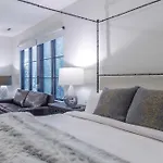 121 Floor 1 Buyout By Avantstay Entire First Floor Buyout Of 121 Sleeps 16 *