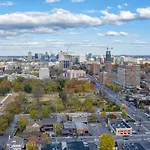 121 Floor 1 Buyout By Avantstay Entire First Floor Buyout Of 121 Sleeps 16 Apartment *