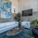 121 Floor 1 Buyout By Avantstay Entire First Floor Buyout Of 121 Sleeps 16