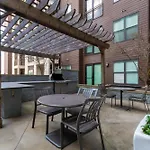 Apartment In Midtown *