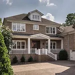 Luxe Large Home With Movie Room, Hot Tub, Garage