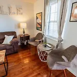 Holiday home Hip East Music Food & Fun Nearby *
