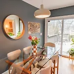 Cozy East Nash W Big Yard Holiday home
