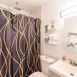 Sleeps 6-full Kitchen-4 Beds-big Couch-officespace *