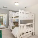 Beech Cove-Private Patio-In 12 South District