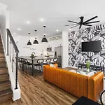 Two Adjacent Homes Sleeps 24 Only 3 Miles To Broadway