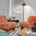 Cozy & Stylish Loft In Midtown Apartment