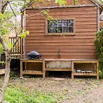 Dreamy Tiny House Cottage With Hot Tub And Garden Patio