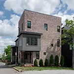 The Gambler - Pool Table Plus Rooftop With Firepit