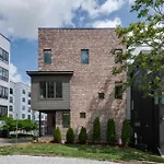 The Gambler - Pool Table Plus Rooftop With Firepit