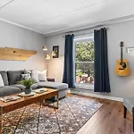 Holiday home Famous Music Row 1 Bedroom With Free Parking And Pool *
