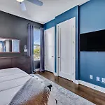 The Barrelhouse Loft In West End Near Vandy And Centennial Holiday home *