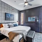 The Barrelhouse Loft In West End Near Vandy And Centennial Holiday home
