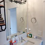 The Urban River - 4br Getaway