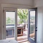 The Urban River - 4br Getaway *