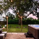 Holiday home Cozy W Hot Tub 17 Mi To Downtown