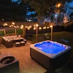 Holiday home Cozy W Hot Tub 17 Mi To Downtown *