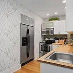 Holiday home Cozy W Hot Tub 17 Mi To Downtown *