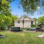 Holiday home Cozy W Hot Tub 17 Mi To Downtown Nashville