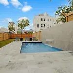 1st Flr Retreat Downtown & Spots Holiday home *