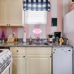 Apartment New 4 Bedroom Near Dt Walk To Restaurants
