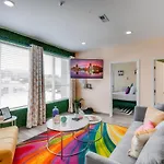 New 4 Bedroom Near Dt Walk To Restaurants Apartment *