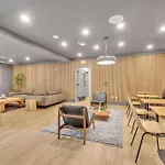 Hyve - Eden Elegance - Walk To Broadway