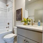 West End Dream-private Balcony-6 Mins To Broadway Holiday home