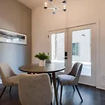 Holiday home West End Dream-private Balcony-6 Mins To Broadway Nashville