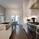 West End Dream-private Balcony-6 Mins To Broadway Holiday home Nashville