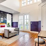 The Monroe By Avantstay Apartment